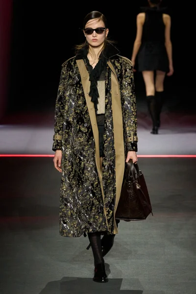 Look 28